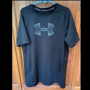 Under Armour Heat Gear big boys large shirt